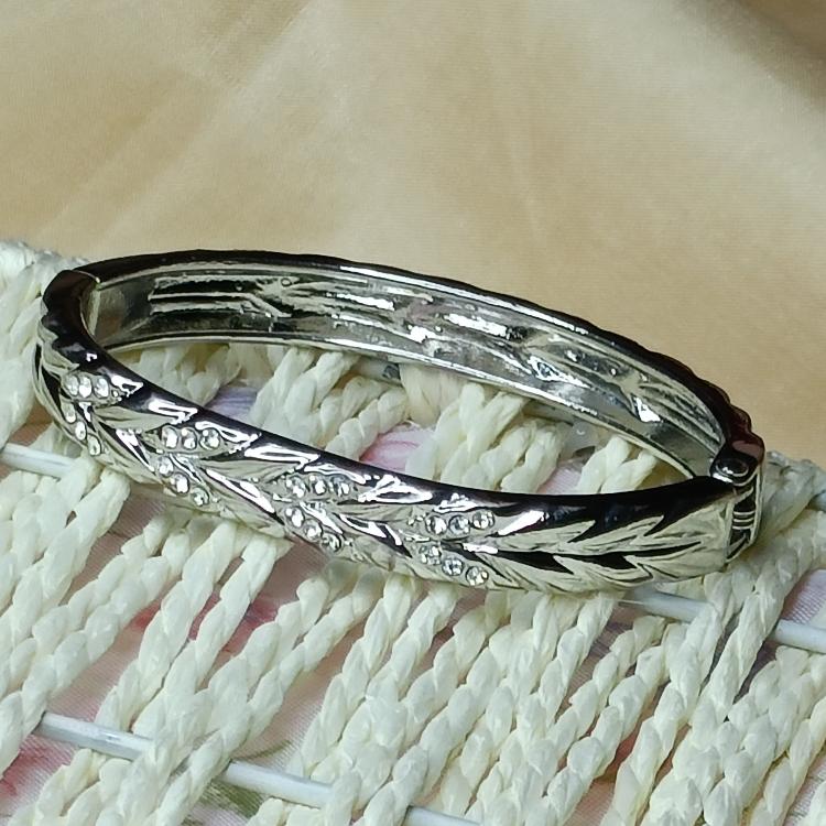 Charming Chudi Korean Bracelets (silver)