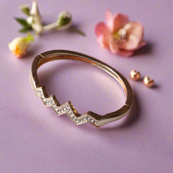 Glittering Twirl Korean Fashion Bracelet (G)