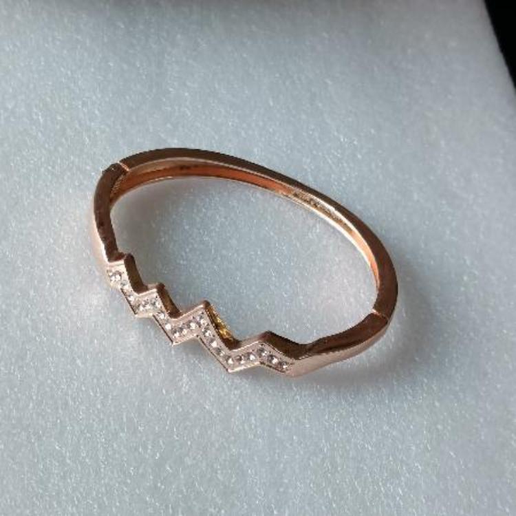 Glittering Twirl Korean Fashion Bracelet (Rose Gold)
