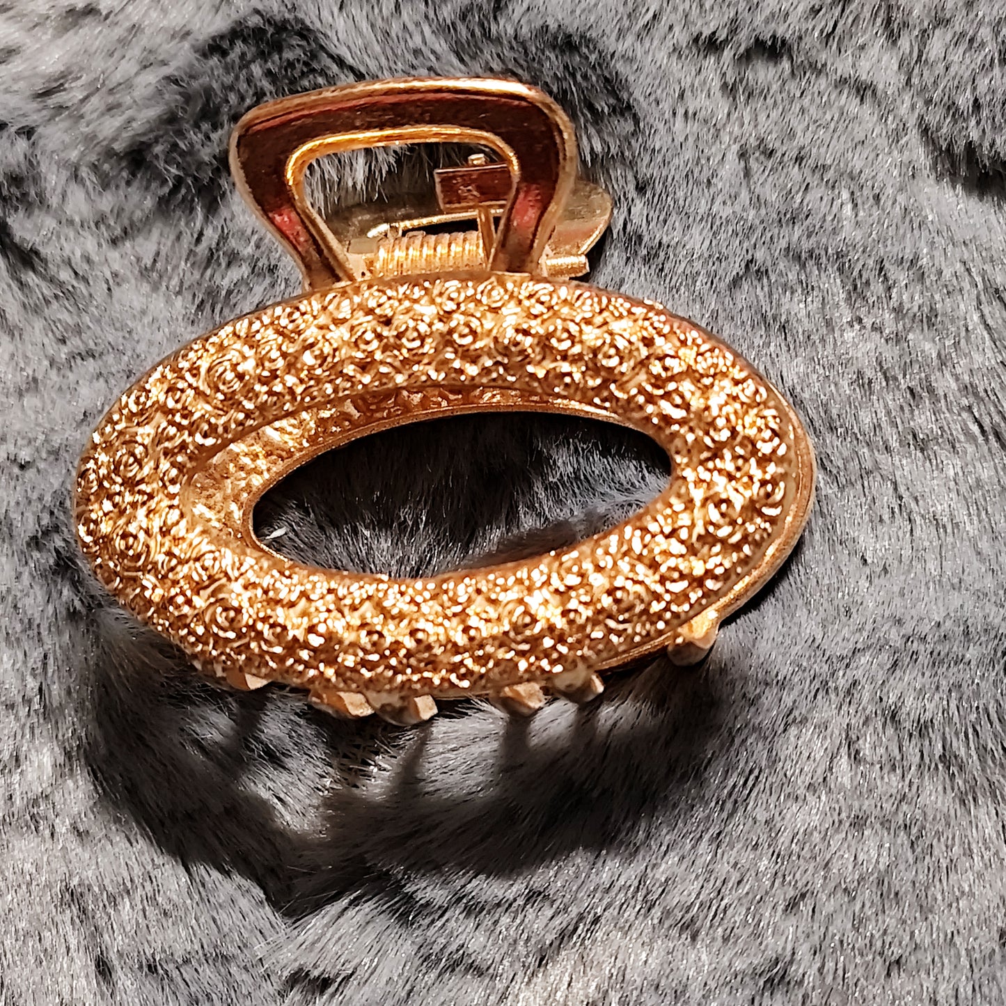 Golden Elegance Claw Clip