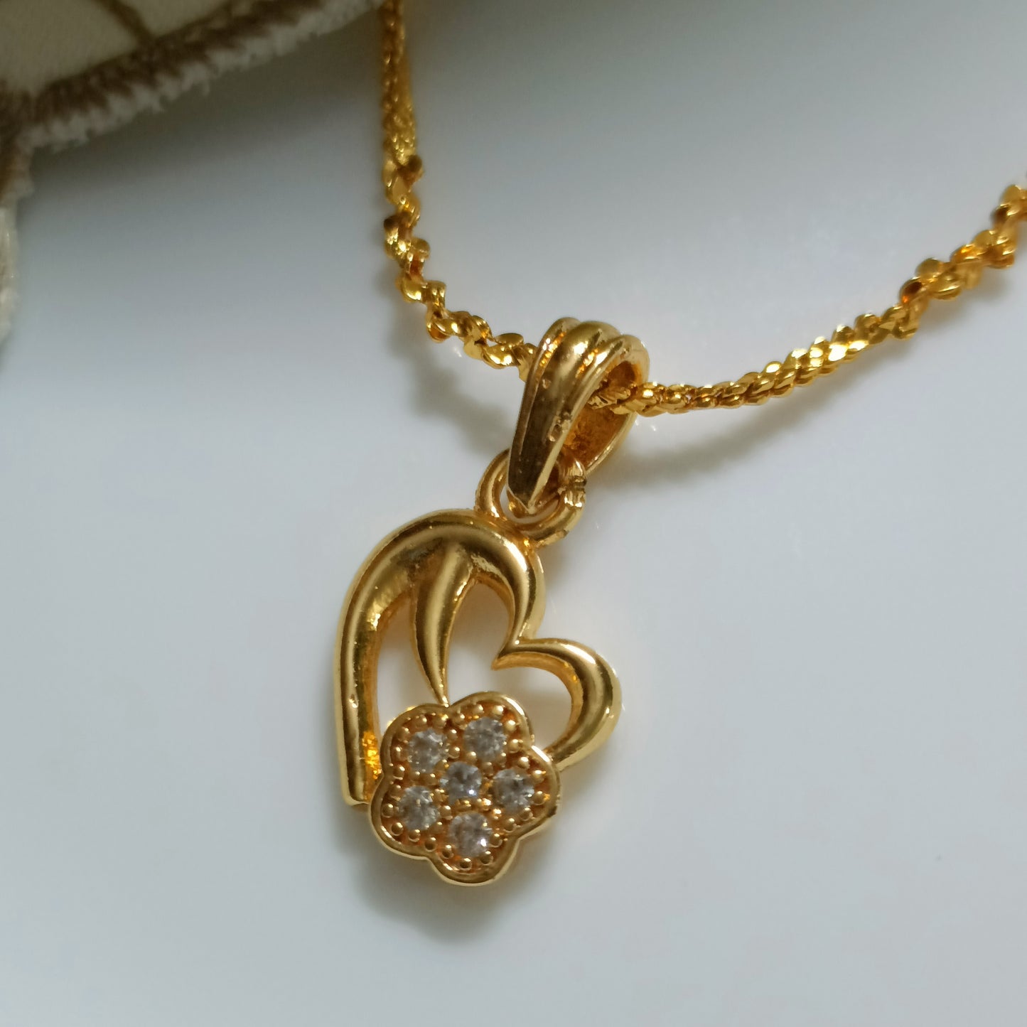 Golden Heart Blossom Necklace