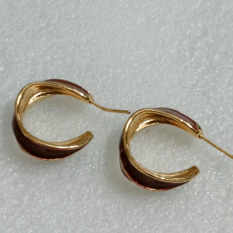 Golden enamel twisted hoop Korean Fashion earrings