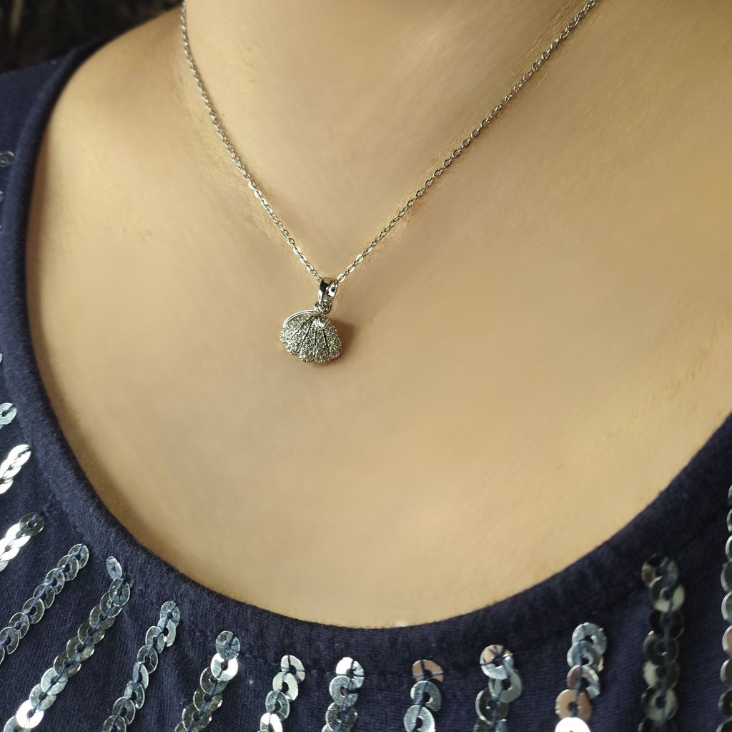 Open Shell Pearl Necklace