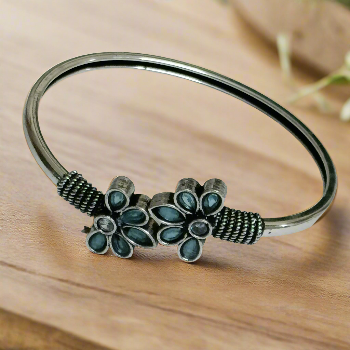 Oxidized Antique Floral Fusion Trendy Bracelet Turquoise