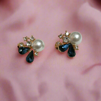 Pearl and blue crystal cluster stud Korean Fashion earrings