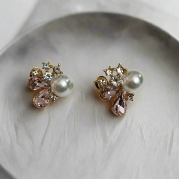 Pearl and pink crystal cluster stud Korean Fashion earrings