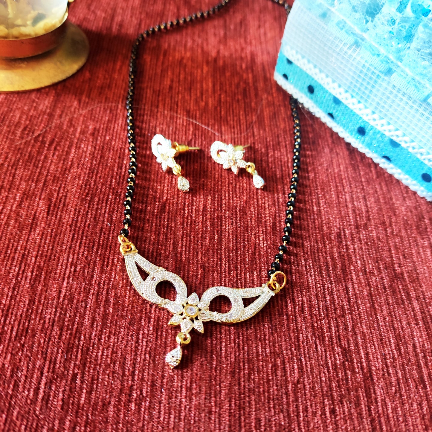 Ratna Pushpa White Haar American Diamond Mangalsutra