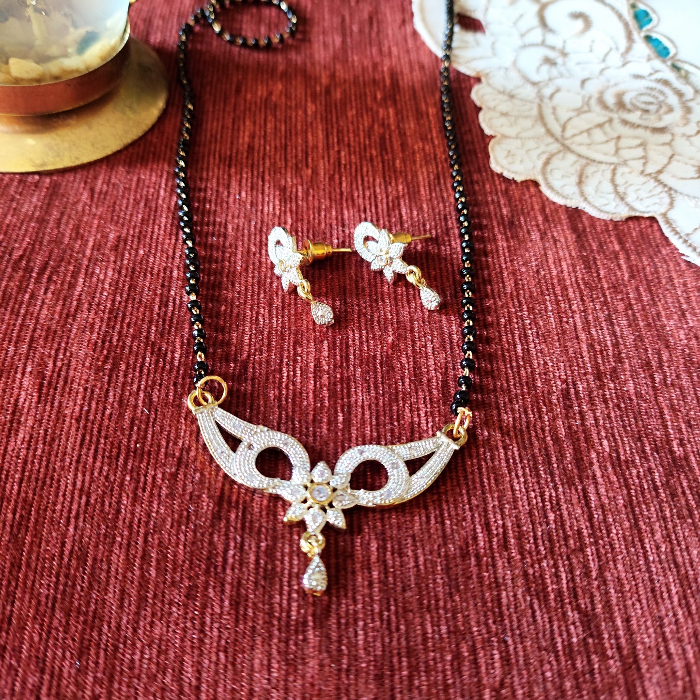 Ratna Pushpa White Haar American Diamond Mangalsutra