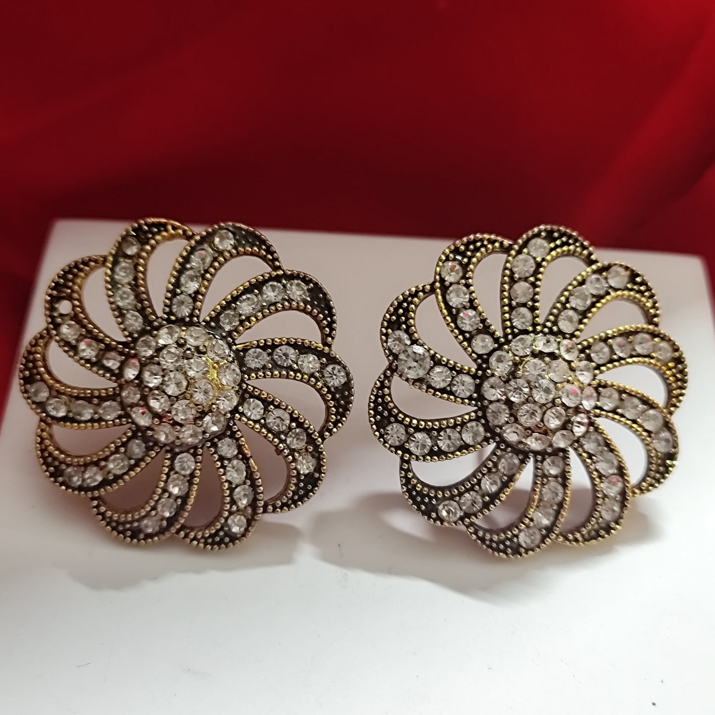 Ratna Pushpa Zirconia Studs