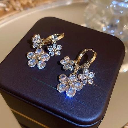 Sparkling Gold Flower Hoop Korean Fashion Earrings