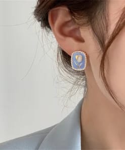 Tulip Pearl Stud Earring