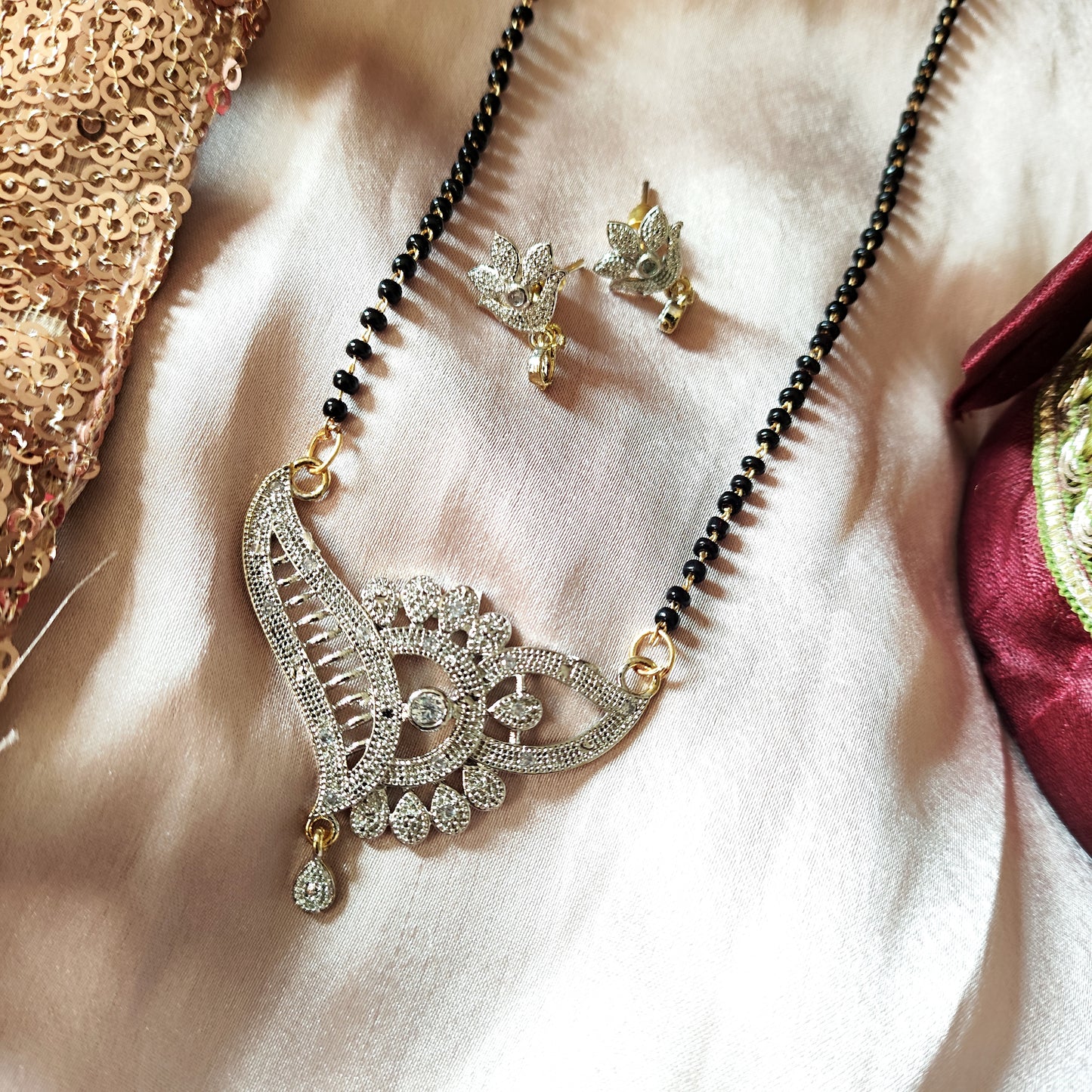 Amrithaar American Diamond Mangalsutra (White)