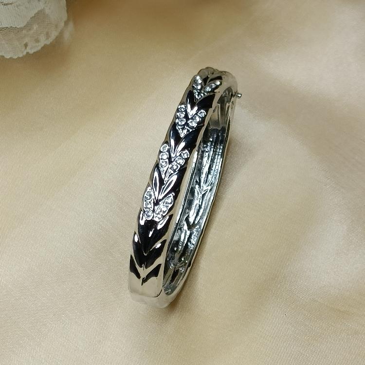 Charming Chudi Korean Bracelets (Silver)