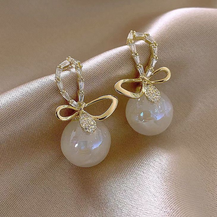 Classic Pearl Statement Studs Earrings