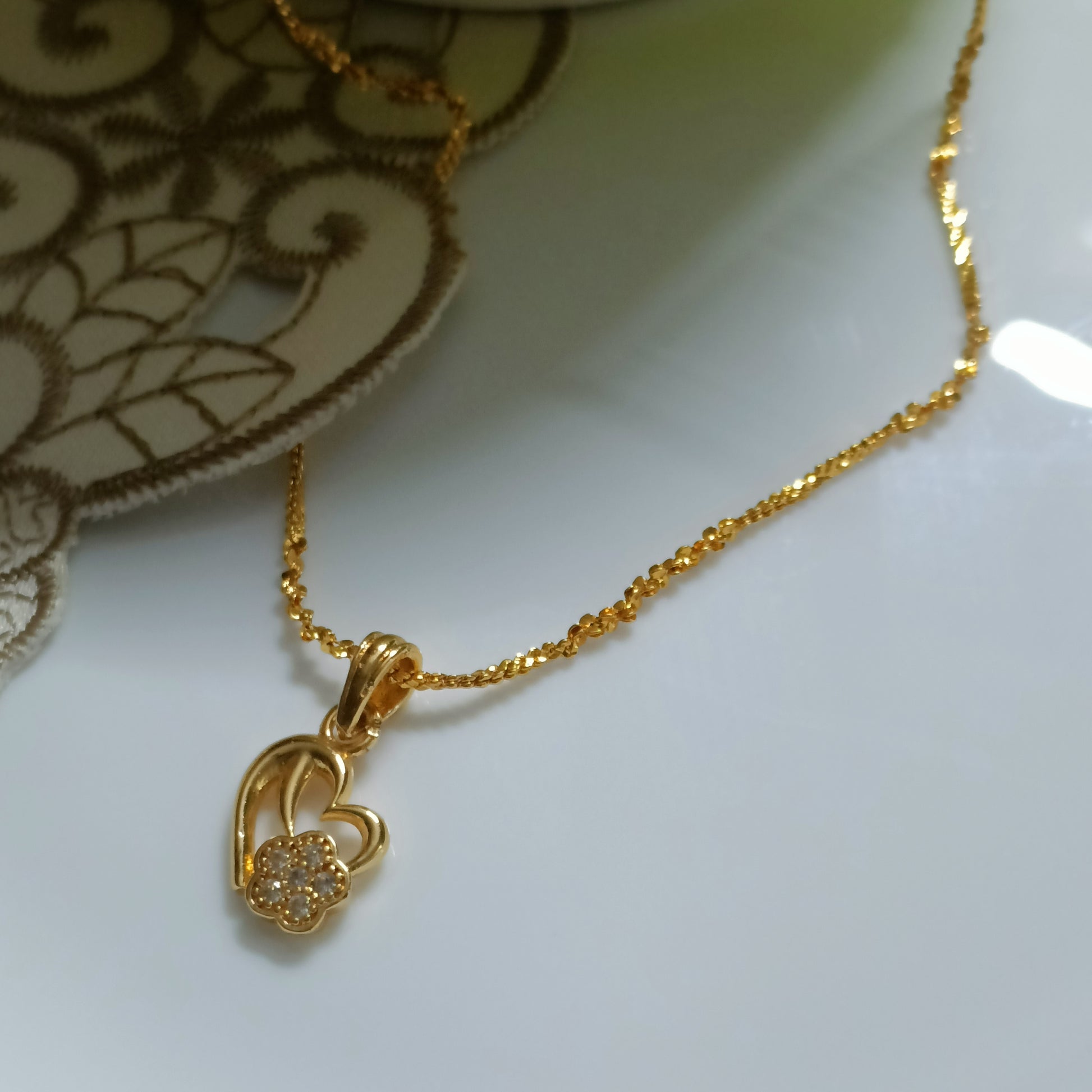Golden Heart Blossom Necklace