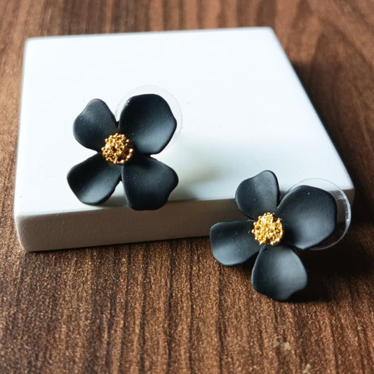 Daisy Black Floral Stud Earring