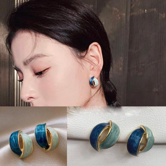 Dual-Color Loop Minimal Korean Fashion Earrings_2.4 cm X 2 cm